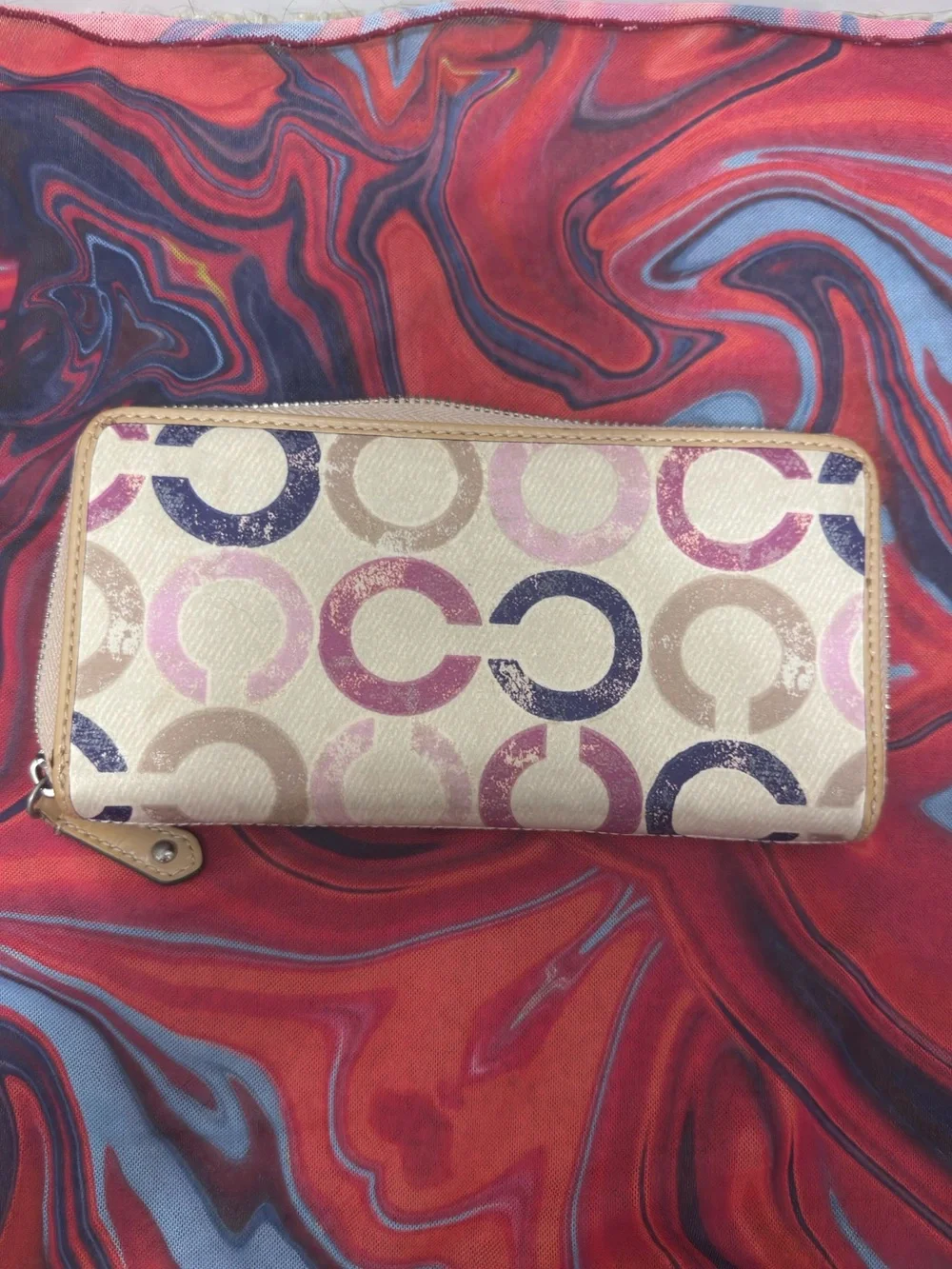 Vintage Y2K Coach Poppy Graffiti Metallic Multicolor Accordion Zip Wallet 🤍